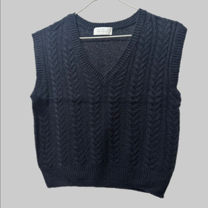 (새상품) 꽈배기 니트 조끼