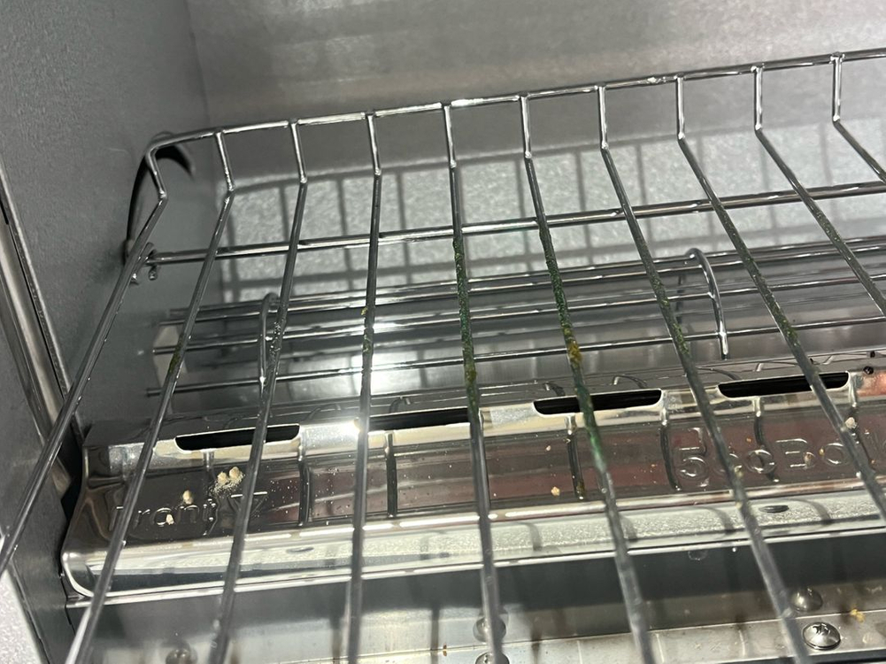 발뮤다 토스터기 이미지