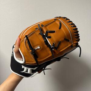 저스트 오타니 오더 투수 올라운드 외야 야구 글러브 신품급 판매합니다.