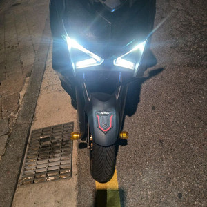 xmax팝니다 24년식