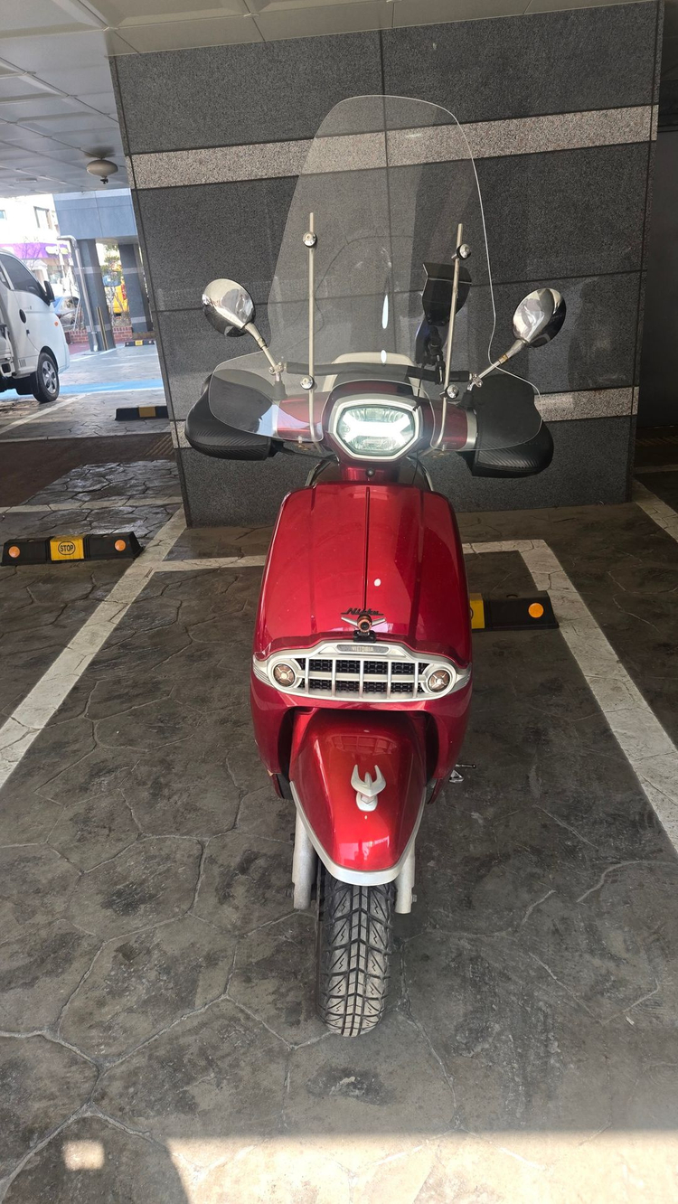 22년식 빅토리아 니키 125cc 스쿠터--1