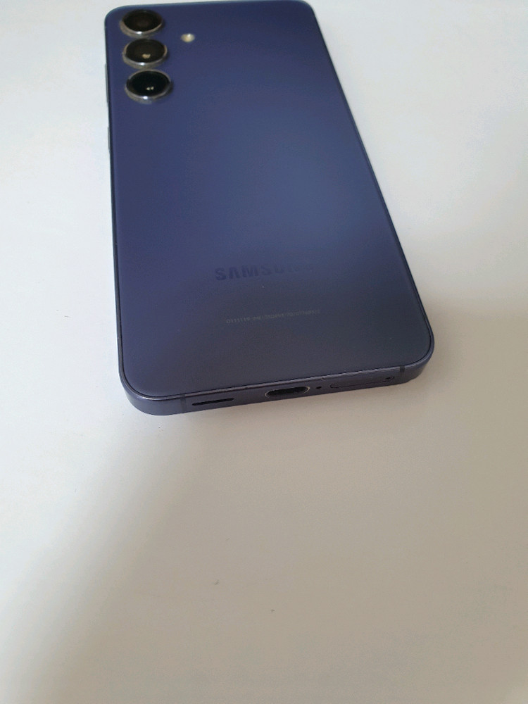 갤럭시S24 잔상없어요 256기가--3