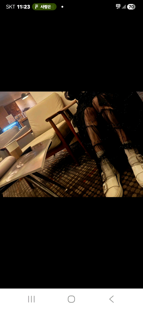 로저비비에 크리스탈 버클 슬립온 스니커즈 화이트 이미지