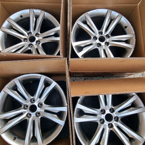 제네시스 쿠페 순정 19인치 휠 1대분 이미지