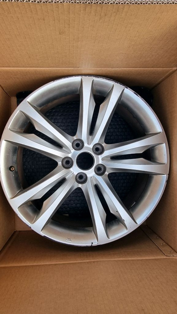 제네시스 쿠페 순정 19인치 휠 1대분 이미지