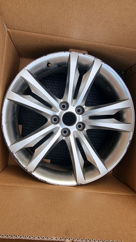 제네시스 쿠페 순정 19인치 휠 1대분 이미지