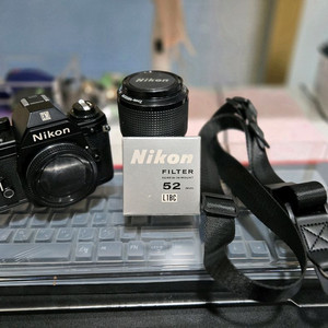 니콘 EM + 렌즈 43-86mm f3.5 필름카메라 이미지