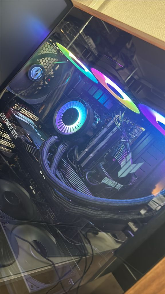 6개월된 고성능 게이밍 pc 9600x, 5060ti 16gb(3팬), SSD 2TB, 고급램 32GB, 오버클럭x--1