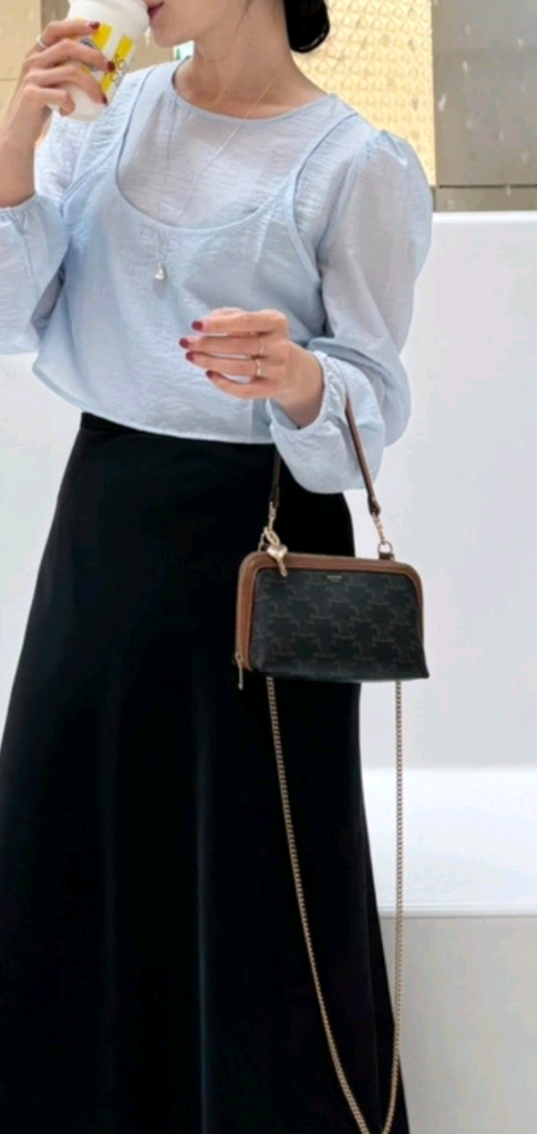 셀린느 트리옹프 크로스백/클러치백 새상품급 정품(감정서O)구찌프라다루이비통디올고야드샤넬보테가생로랑발렌시아가버버리가방 이미지