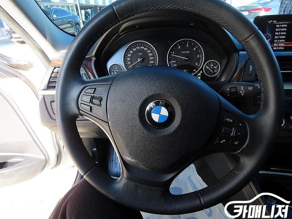 [BMW]3시리즈 (F30) 320d xDrive #3월급매--7