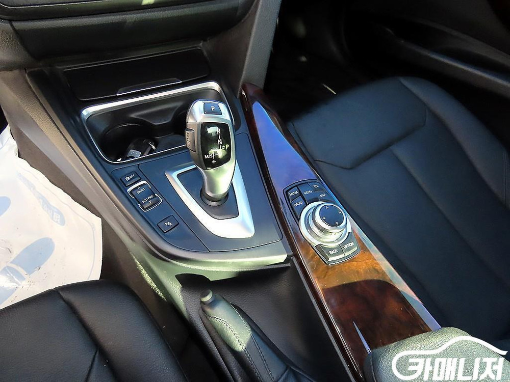 [BMW]3시리즈 (F30) 320d xDrive #3월급매--9