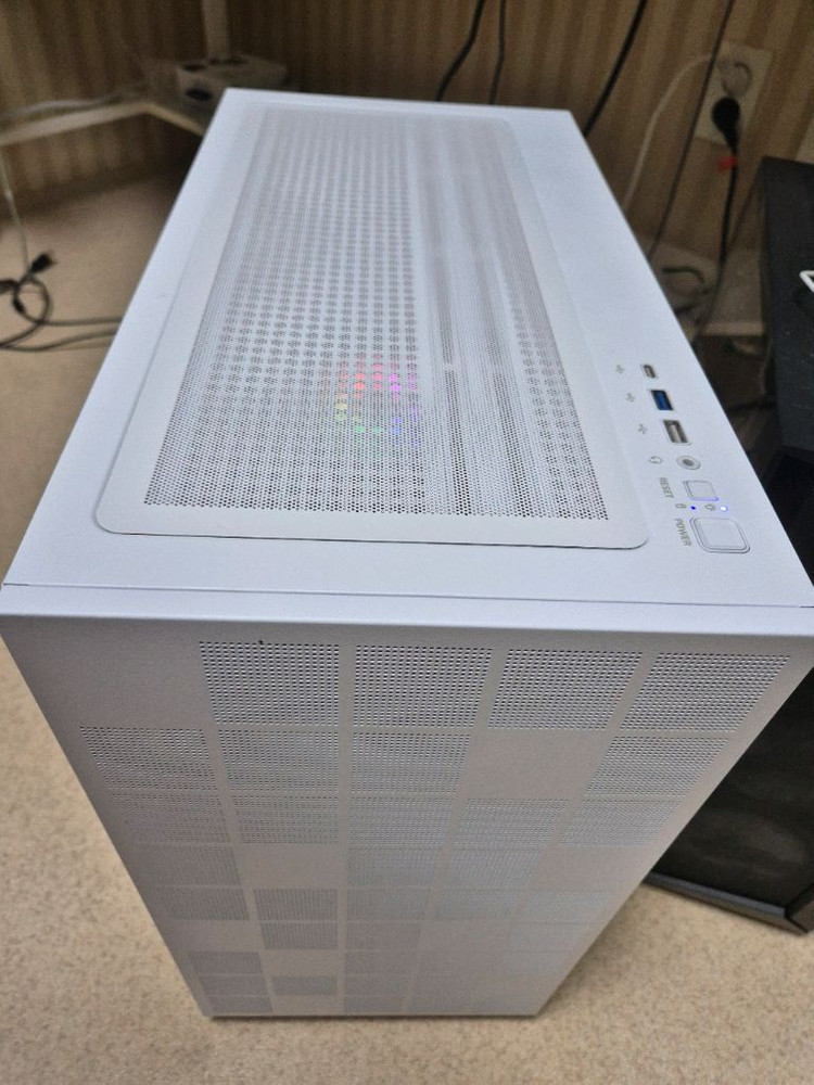 3070 13600kf 4TB 컴퓨터 본체 데스크탑 이미지