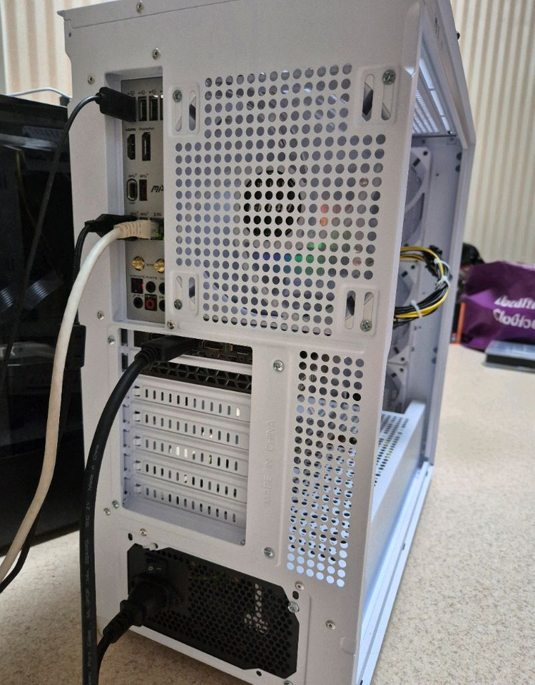 3070 13600kf 4TB 컴퓨터 본체 데스크탑 이미지