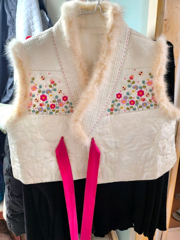 꽃자수 한복 누빔 밍크 털배자 55~66--3