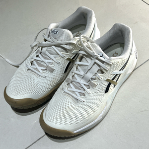 아식스X휴고보스 젤레졸루션9 에디션