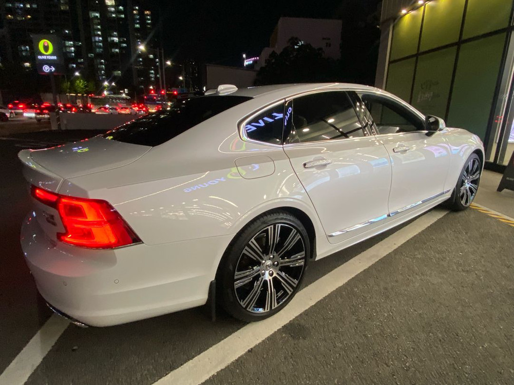 볼보 S90 B6 20인치 휠 4ea 팝니다 이미지