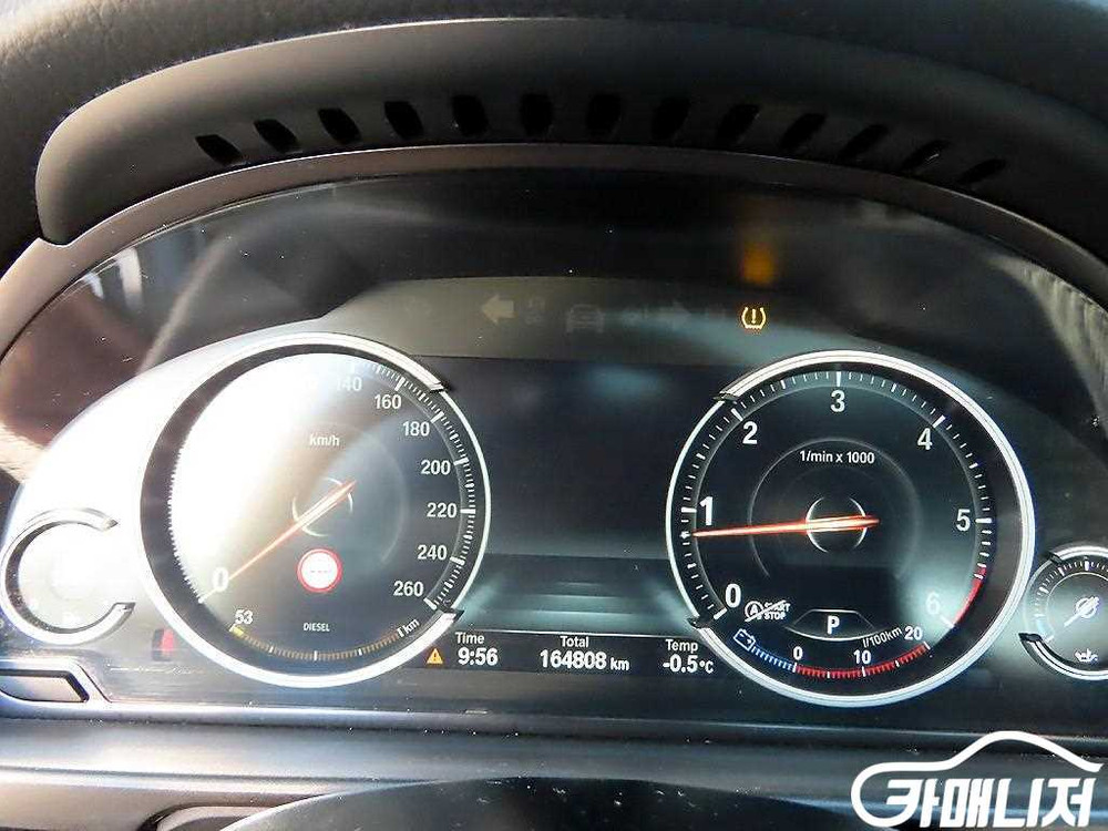 [BMW]5시리즈 (F10) 520d #3월급매--8