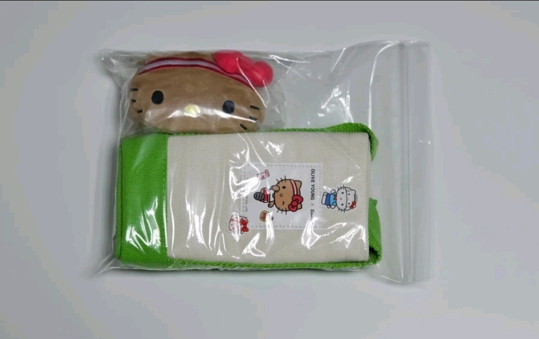 [올리브영X산리오] 헬로키티 토트백&인형키링 이미지