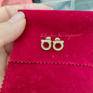 페라가모귀걸이