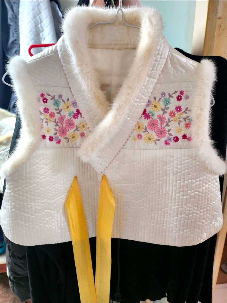 귀여운 한복 누빔 밍크 털배자 66~마른77--3