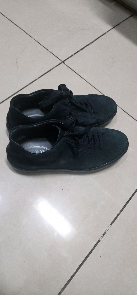 토즈 남자 스웨이드 스니커즈 / 버버리 남방100--1