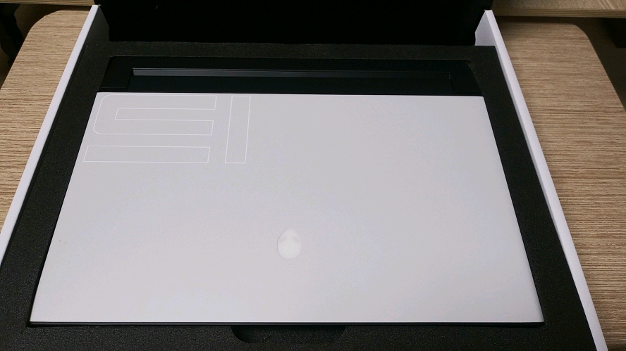Dell 에일리언웨어 15 R3 플래그쉽 게이밍 노트북/RTX2070 이미지
