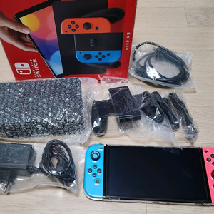 닌텐도 스위치 OLED 싸게 팝니다 (악세사리 포함)