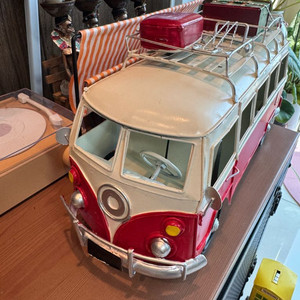 폭스바겐 빈티지 철제 미니버스 .버스.전화부스 이미지