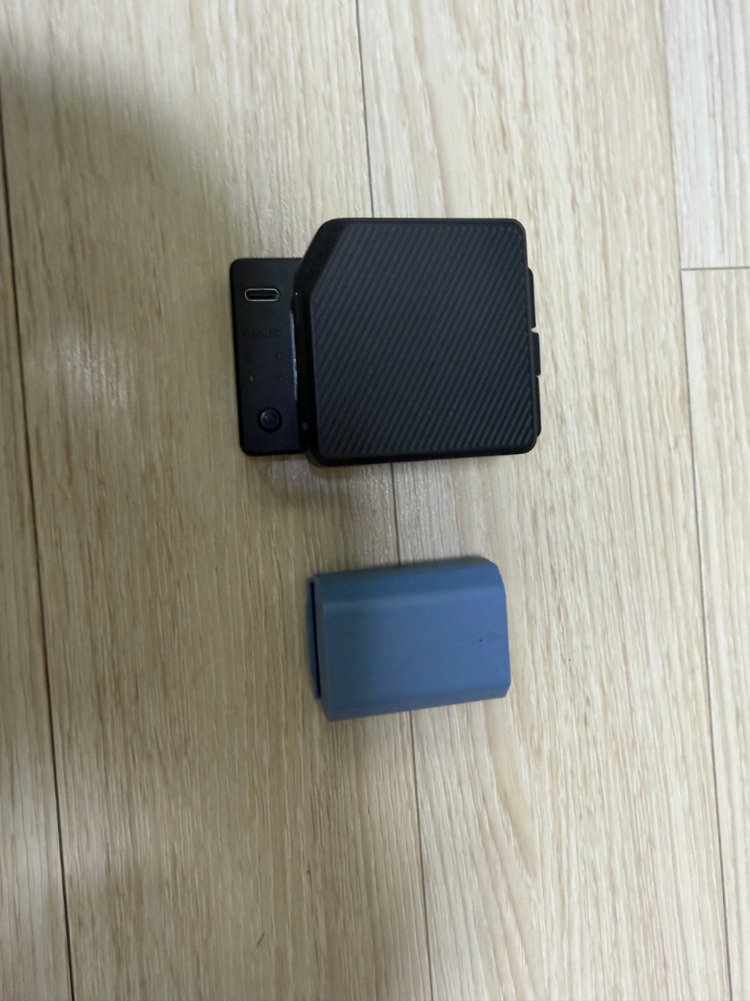 보증많이 남은 소니 a6700 판매합니다--5