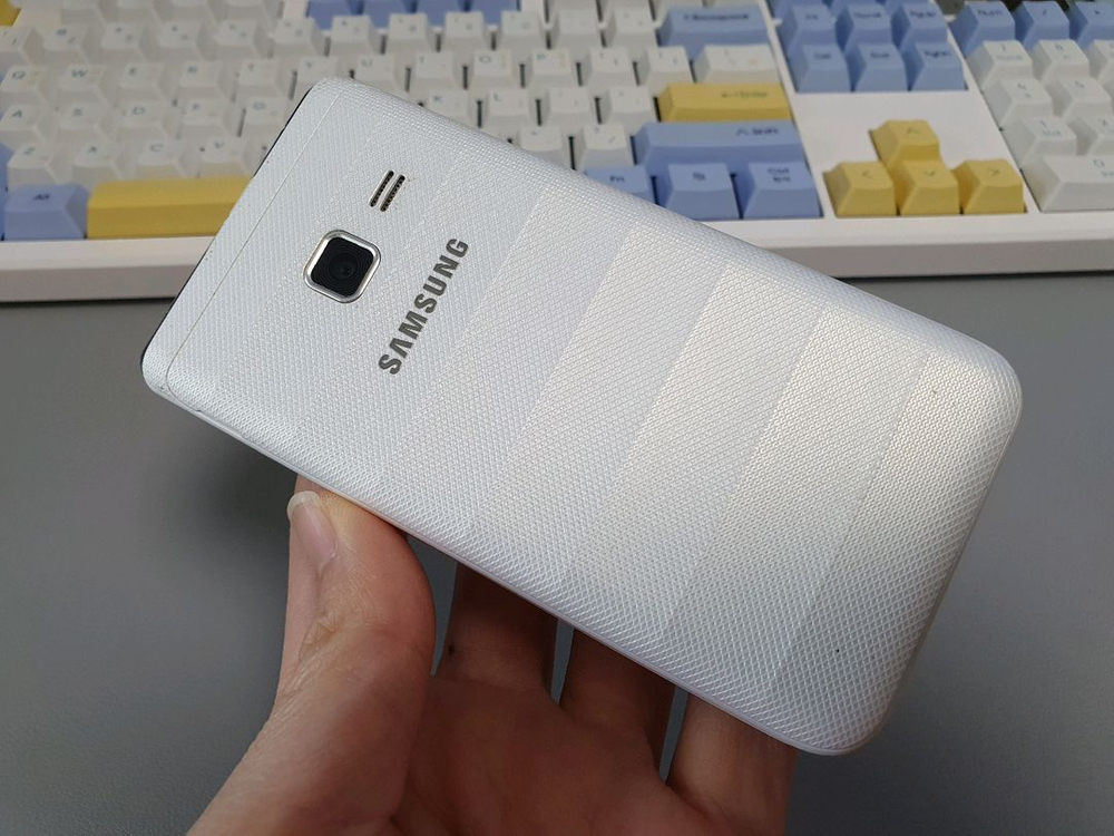 갤럭시 폴더 / 8GB / 화이트--4