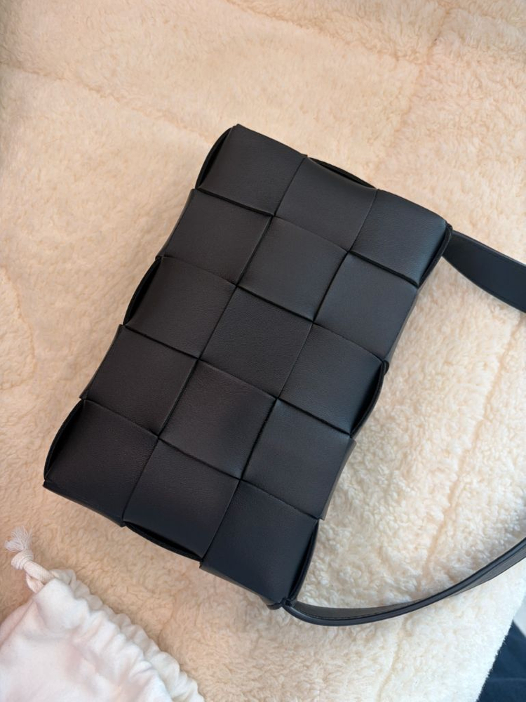 (정품)보테가베네타 카세트백 이미지