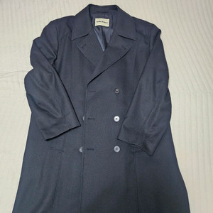 인사일런스 백 디테일 울 트렌치 코트 블랙 판매