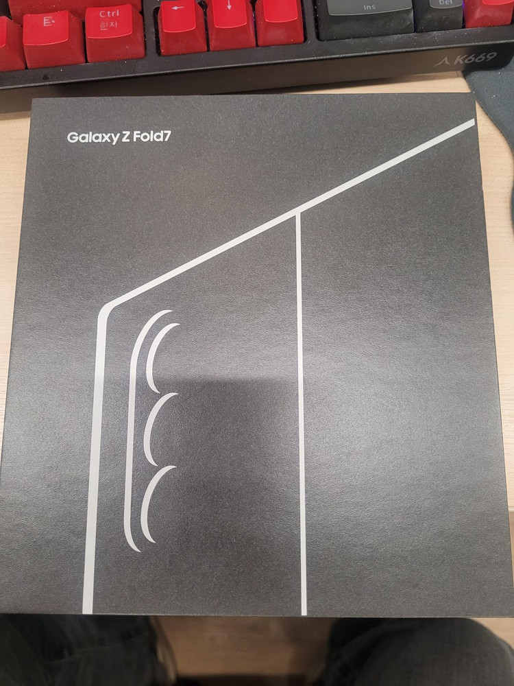 [가격내렸어요 ㅠㅠ] Z폴드7 512GB 블루 + 박스--3