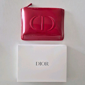 디올 뷰티 레드 에나멜 파우치
