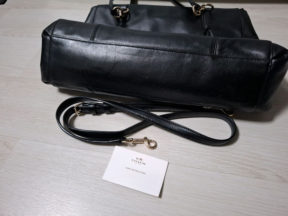 코치 토트백 크로스백 이미지