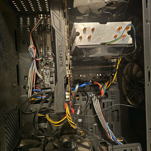 i7-7700 gtx1080 컴퓨터입니다