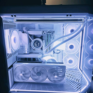 라이젠7 9800X3D RTX5070 신품PC 팝니딘