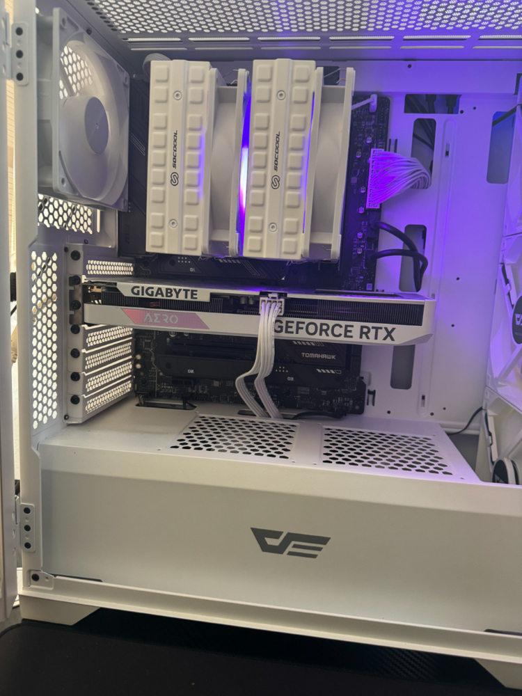 [안산]i7-14700F+RTX 4060+16gb 화이트 본체 팔아유--1