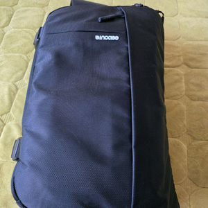 인케이스 슬링백 CL58067