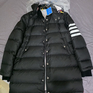 톰브라운 정품 4bar 사선완장 롱패딩