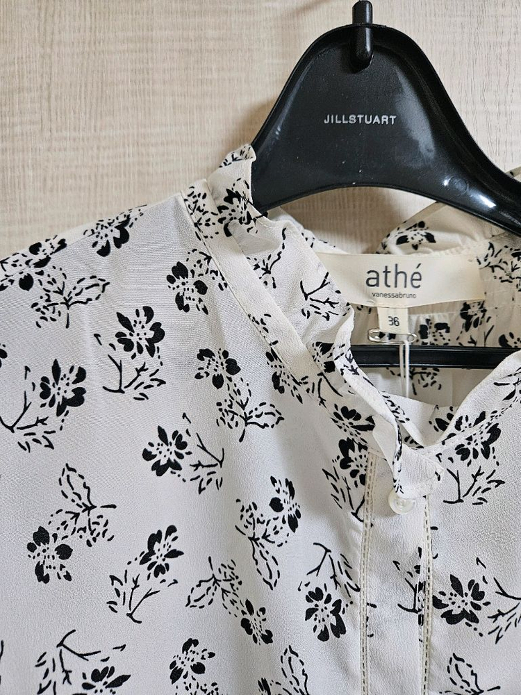 [아떼 바네사브루노] 패턴 블라우스 이미지