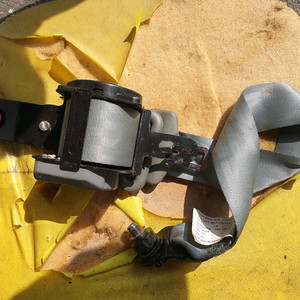 구형 프라이드 전 조수석 안전벨트 숫놈 장기보관신품