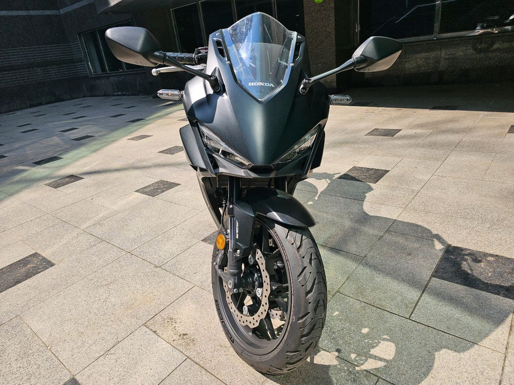 혼다 CBR500R 매트 블랙 오토바이 2024년식 이미지
