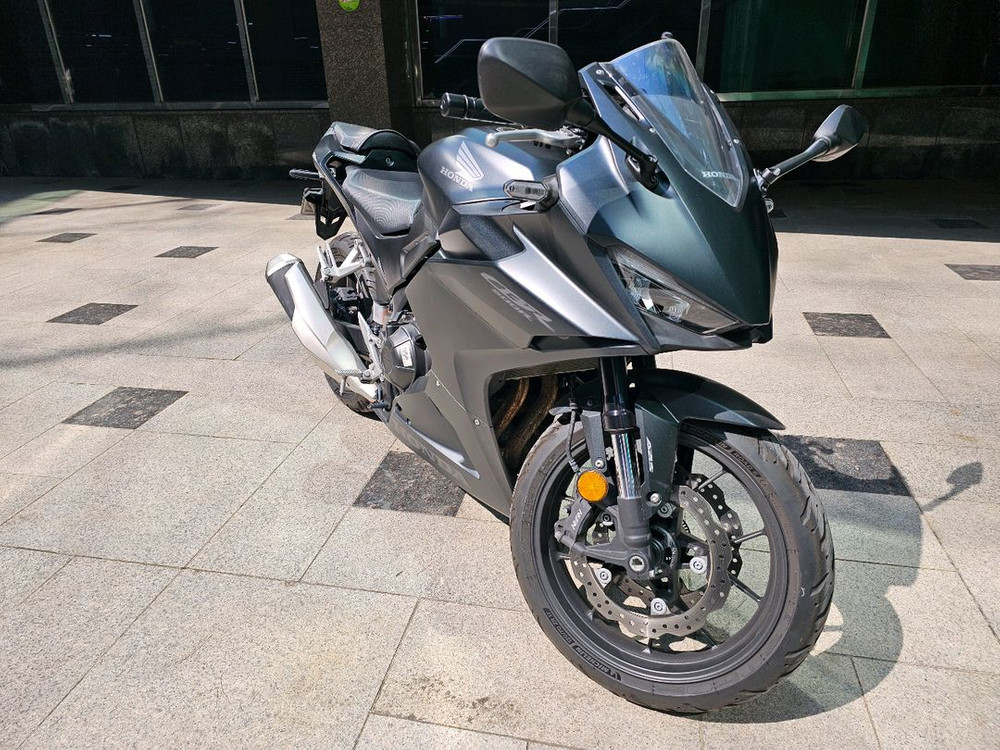 혼다 CBR500R 매트 블랙 오토바이 2024년식 이미지