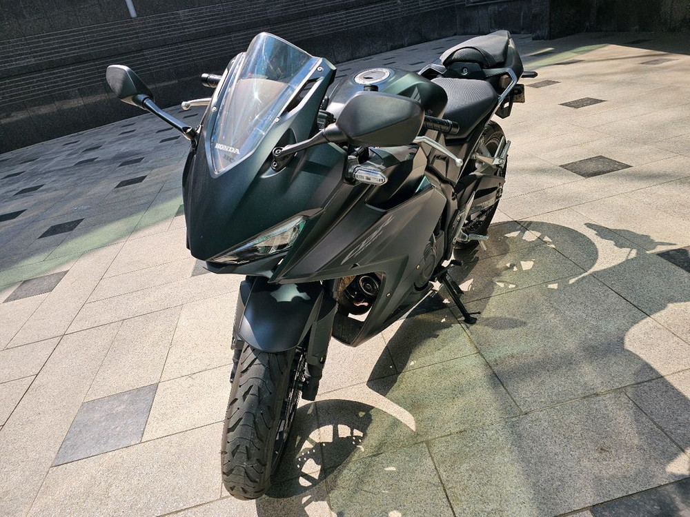 혼다 CBR500R 매트 블랙 오토바이 2024년식 이미지