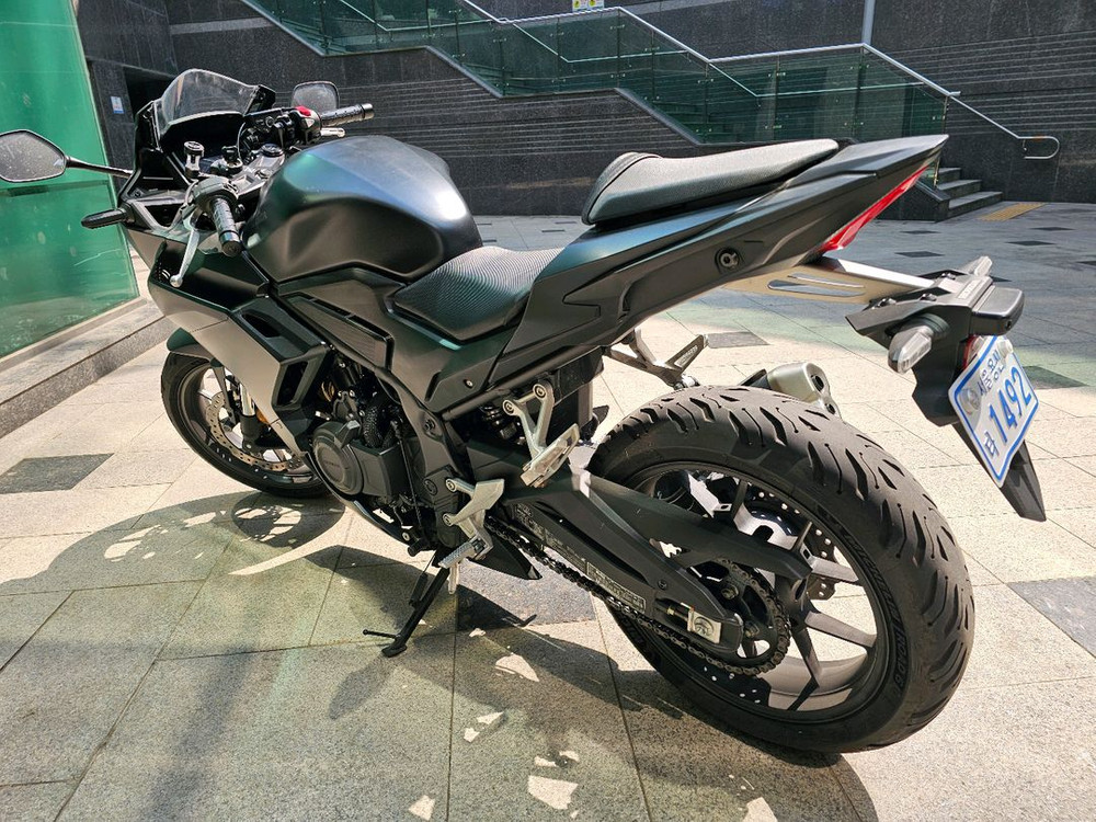 혼다 CBR500R 매트 블랙 오토바이 2024년식 이미지