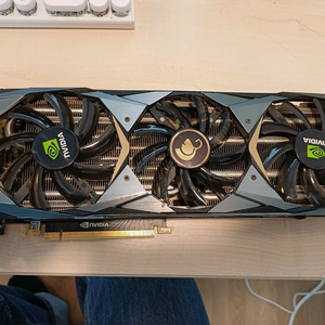 RTX 2080 8GB 그래픽카드 이미지