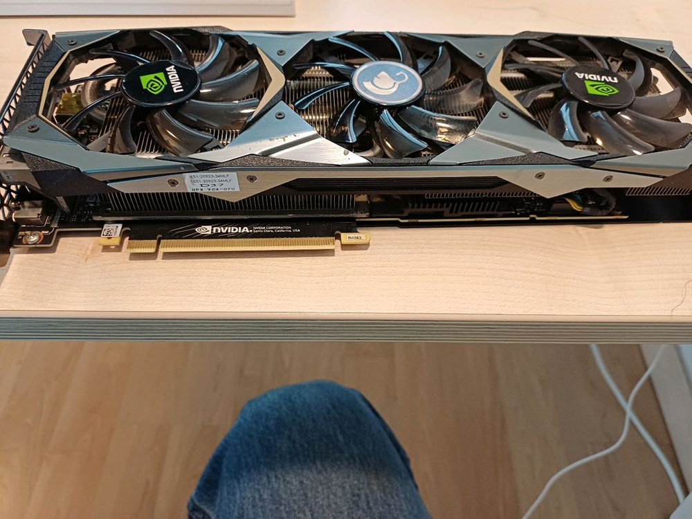 RTX 2080 8GB 그래픽카드 이미지