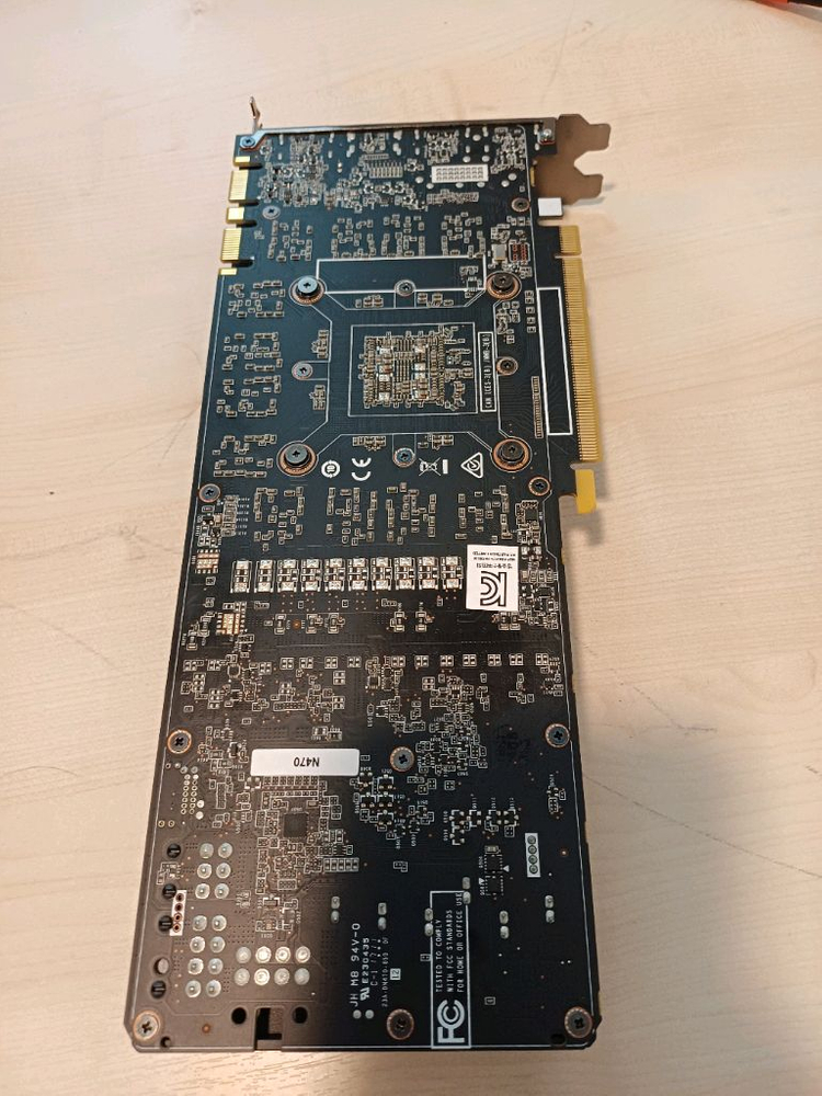 RTX 2080 8GB 그래픽카드 이미지