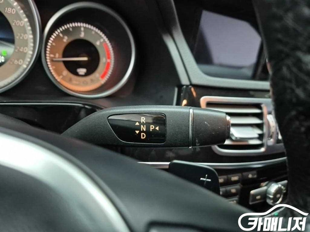 [벤츠]E-클래스 W212 E220 CDI 아방가르드 (5인승) #3월급매 이미지